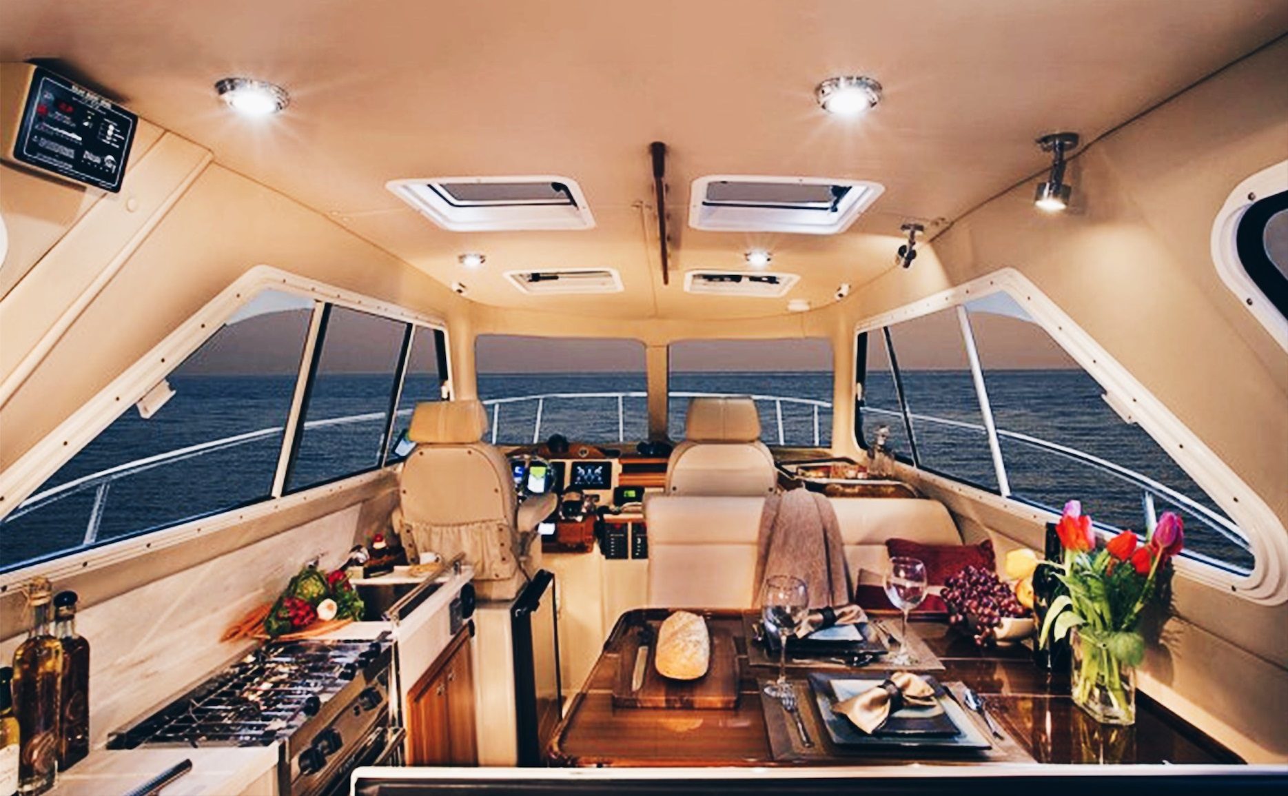 Marinevinduer og ventilationsluger i båd – optimal ventilation ombord